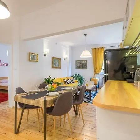 Downtown Wanderlust Apartment